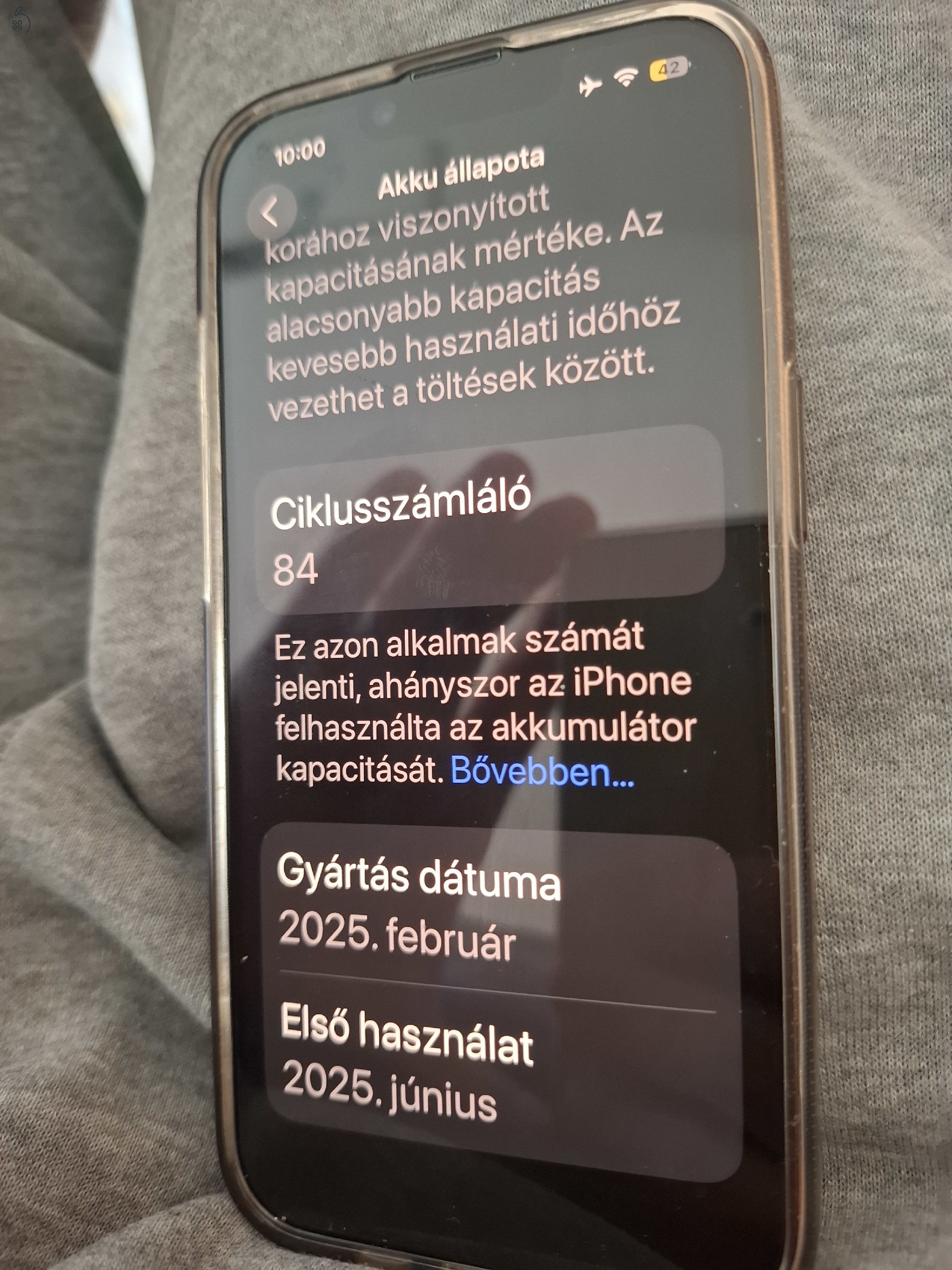 iPhone 16e 128GB, júniusi vásárlás,még32 hónap garancia,tok,új fólia,fix ár
