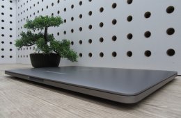 Apple MacBook Pro 13” (2020, M1) – Retina, hosszú üzemidő, halk erő – 16 GB RAM – 500 GB SSD – Használt, megkímélt – 34 ciklus / 100% akku – 3 hónap garancia