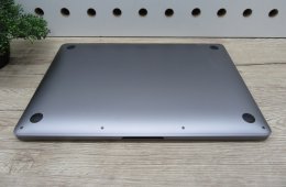 Apple MacBook Pro 13” (2020, M1) – Retina, hosszú üzemidő, halk erő – 16 GB RAM – 500 GB SSD – Használt, megkímélt – 34 ciklus / 100% akku – 3 hónap garancia