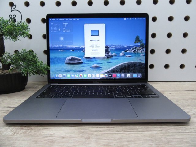 Apple MacBook Pro 13” (2020, M1) – Retina, halk erő, akár 17 óra – 16 GB RAM – 500 GB SSD – Használt, megkímélt – 77 ciklus / 91% akku – 3 hónap garancia