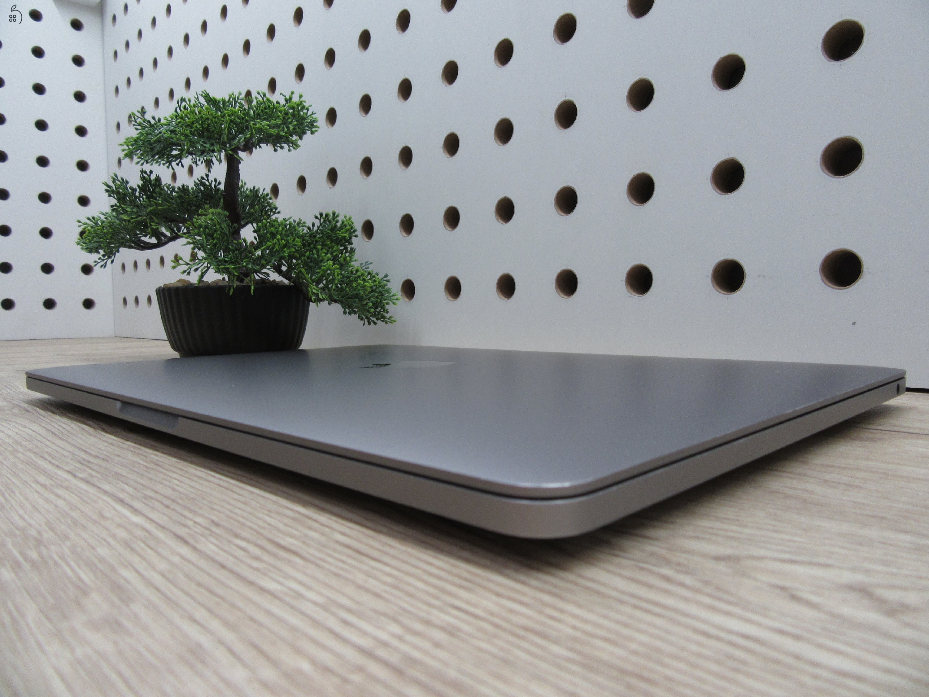 Apple Macbook Pro 13 M1 - 2020 - Használt, megkímélt