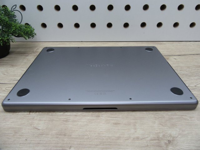 Apple MacBook Pro 14” (2021, M1 Max) – Liquid Retina XDR + ProMotion 120 Hz, brutál teljesítmény – 32 GB RAM – 1 TB SSD – Használt, karcmentes – 101 ciklus – 3 hónap garancia