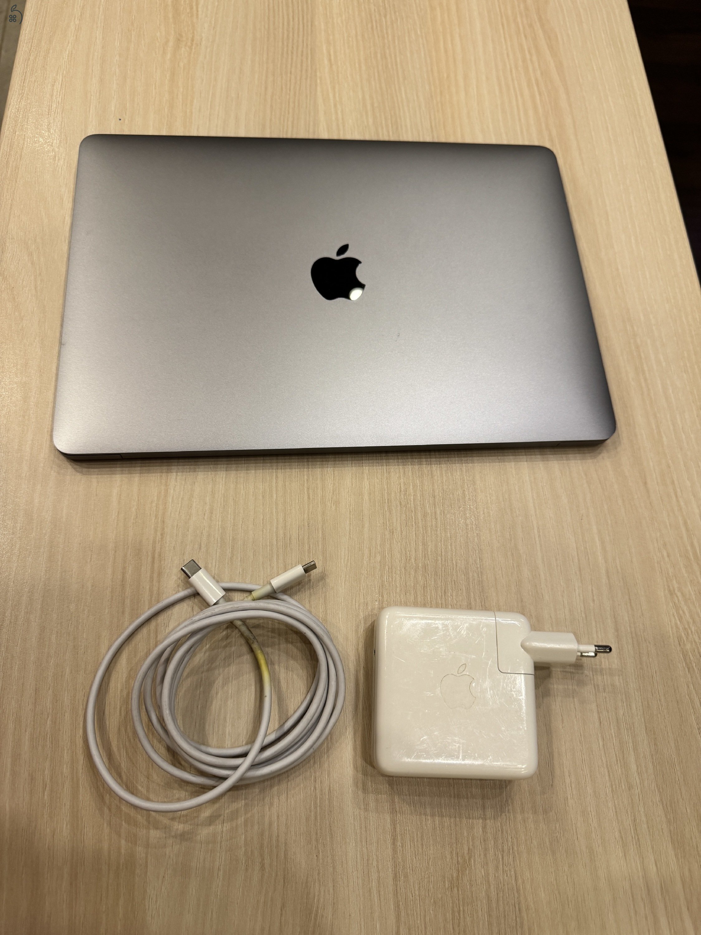 Macbook Pro 2019 i5/256GB/8GB Ram