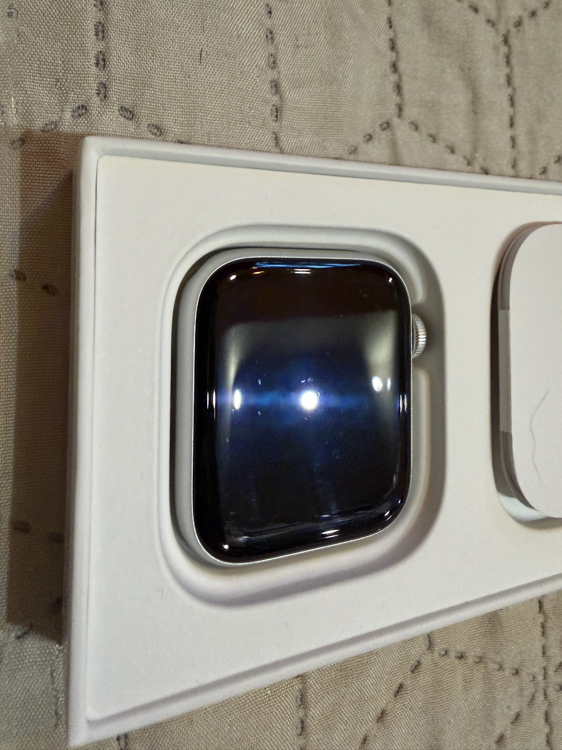 AJÁNDÉK SZÍJJAL, ELADÓ hibátlan, karcmentes Apple Watch6, silver