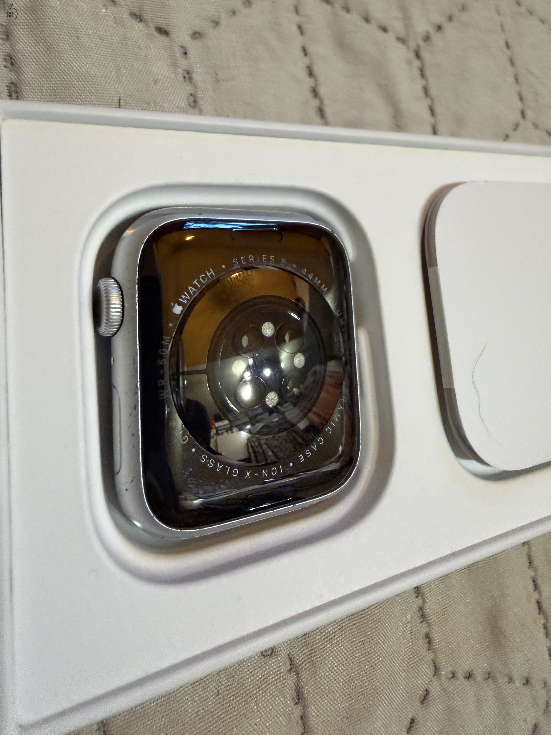 AJÁNDÉK SZÍJJAL, ELADÓ hibátlan, karcmentes Apple Watch6, silver
