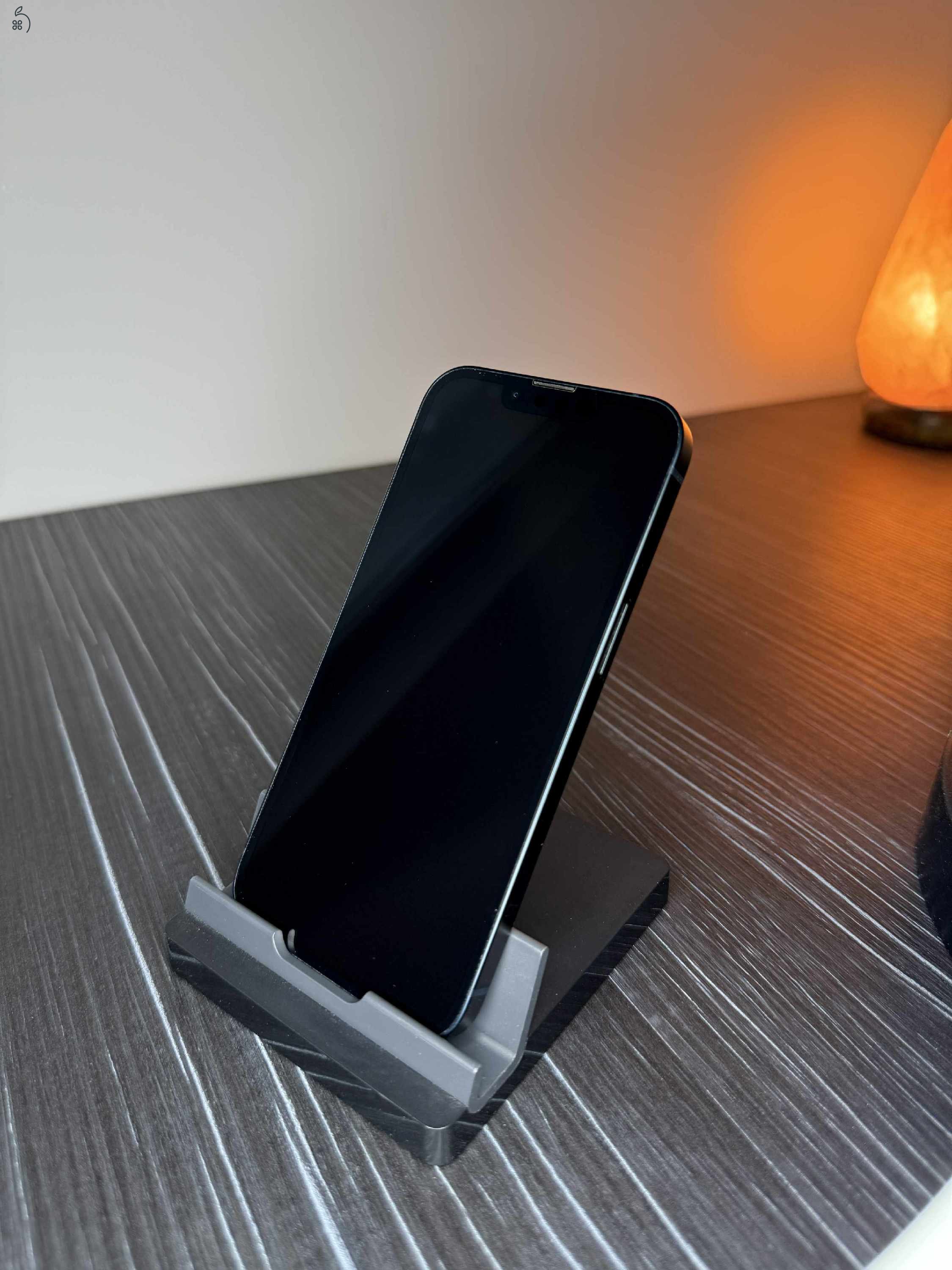iPhone 13 Midnight 128GB, Szép állapotú, kártyafüggetlen