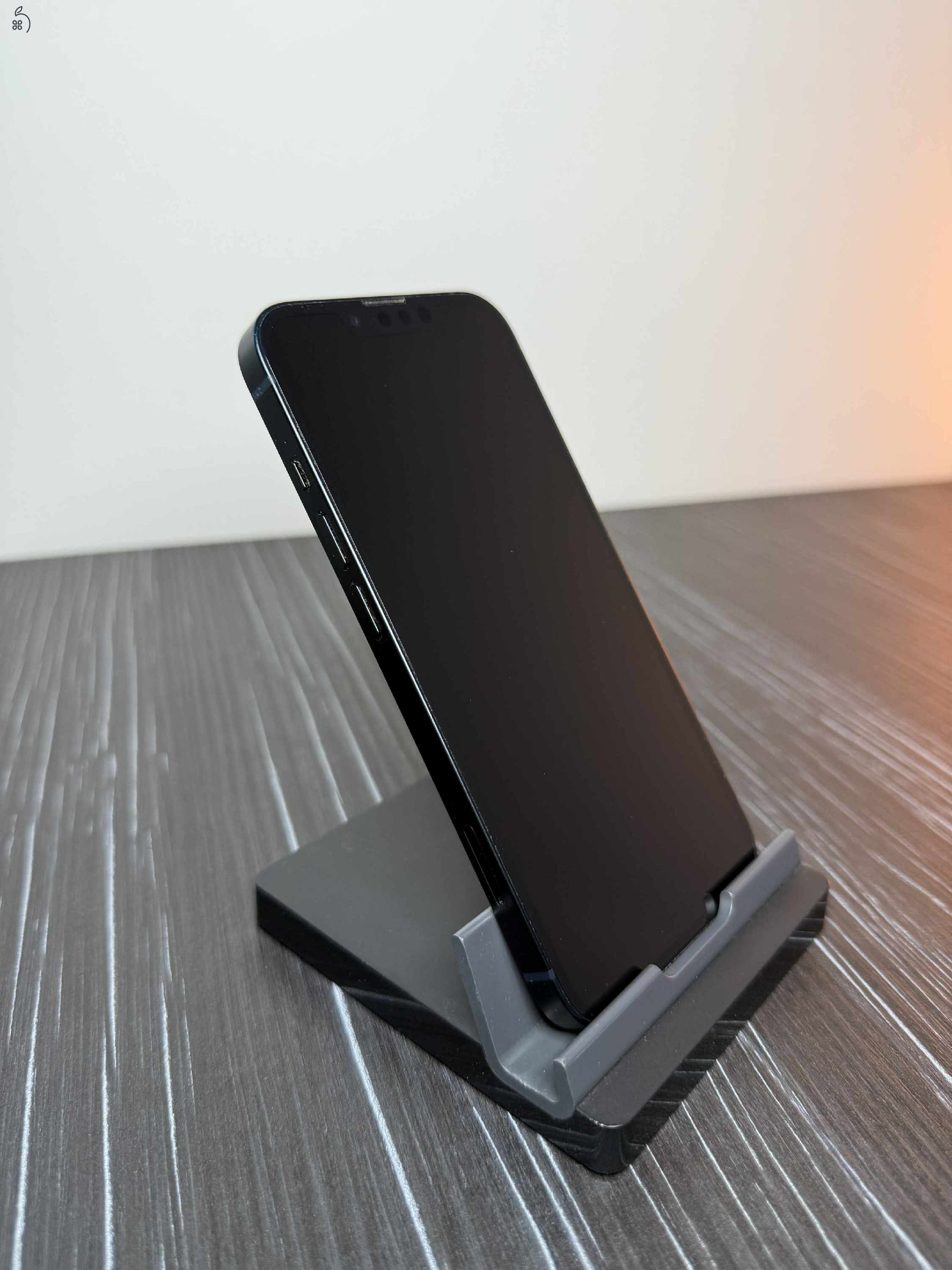 iPhone 13 Midnight 128GB, Szép állapotú, kártyafüggetlen
