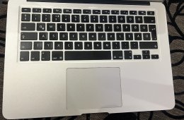 Apple Macbook Air i5 4GB/ 128 GB Ezüst Billentyűzetvilágítás