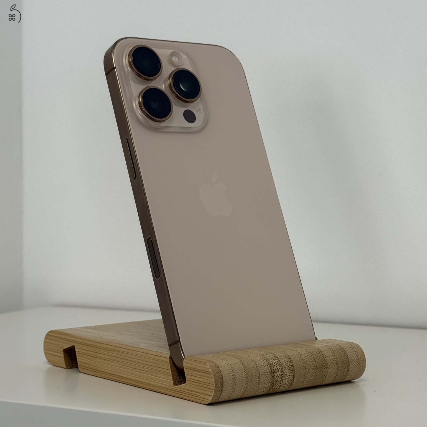 GYÖNYÖRŰ iPhone 16 Pro 128GB Desert Titanium -1 ÉV GARANCIA - Kártyafüggetlen, MS3674, 99% Akksi
