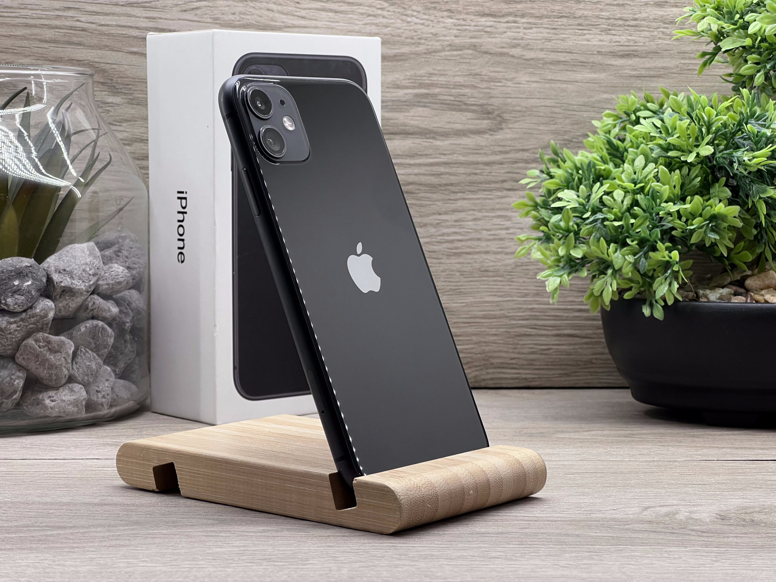 Hibátlan iPhone 11 Black 64GB 2 ÉV Garanciával Számlával 100% Akku
