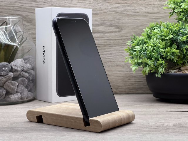 Hibátlan iPhone 11 Black 64GB 2 ÉV Garanciával Számlával 100% Akku