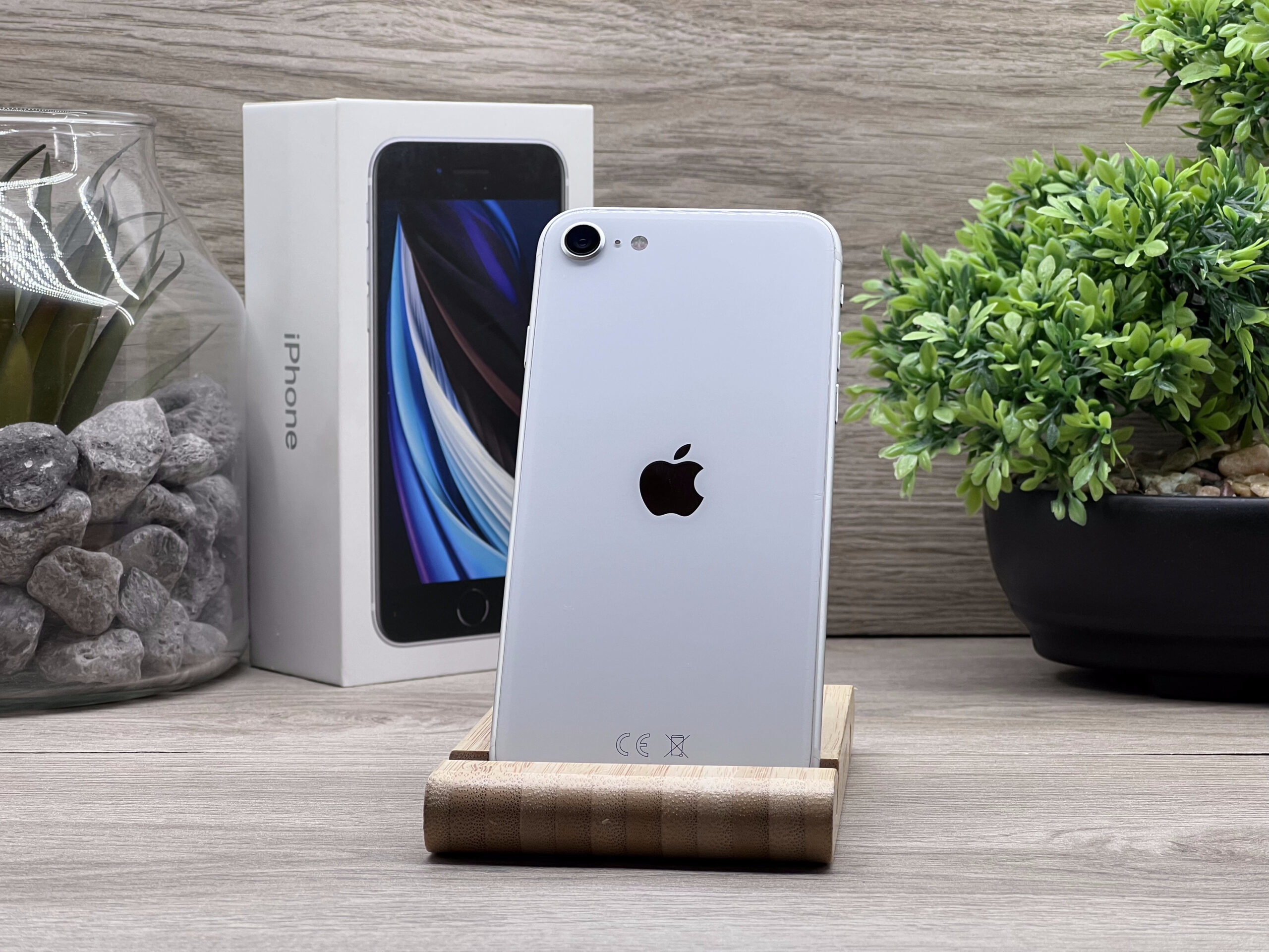 Hibátlan iPhone SE 2020 White 128GB 2 ÉV Garanciával Számlával 100% Akku