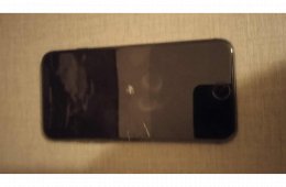 Eladó iPhone 8 Space Gray 64GB - működő hibás kijelzővel!
