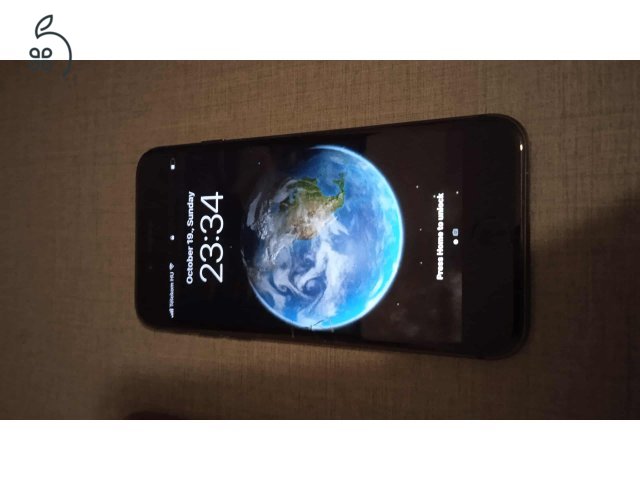 Eladó iPhone 8 Space Gray 64GB - működő hibás kijelzővel!