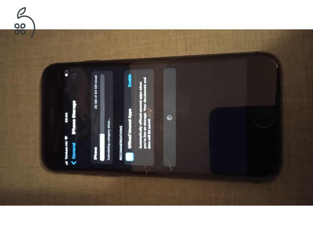 Eladó iPhone 8 Space Gray 64GB - működő hibás kijelzővel!