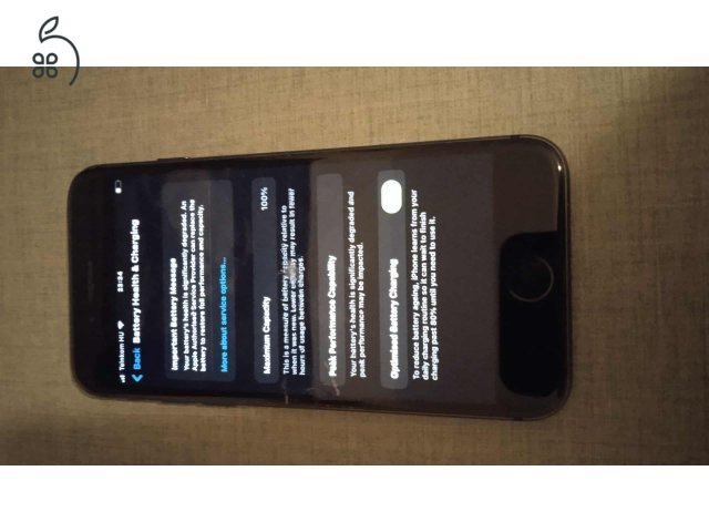 Eladó iPhone 8 Space Gray 64GB - működő hibás kijelzővel!