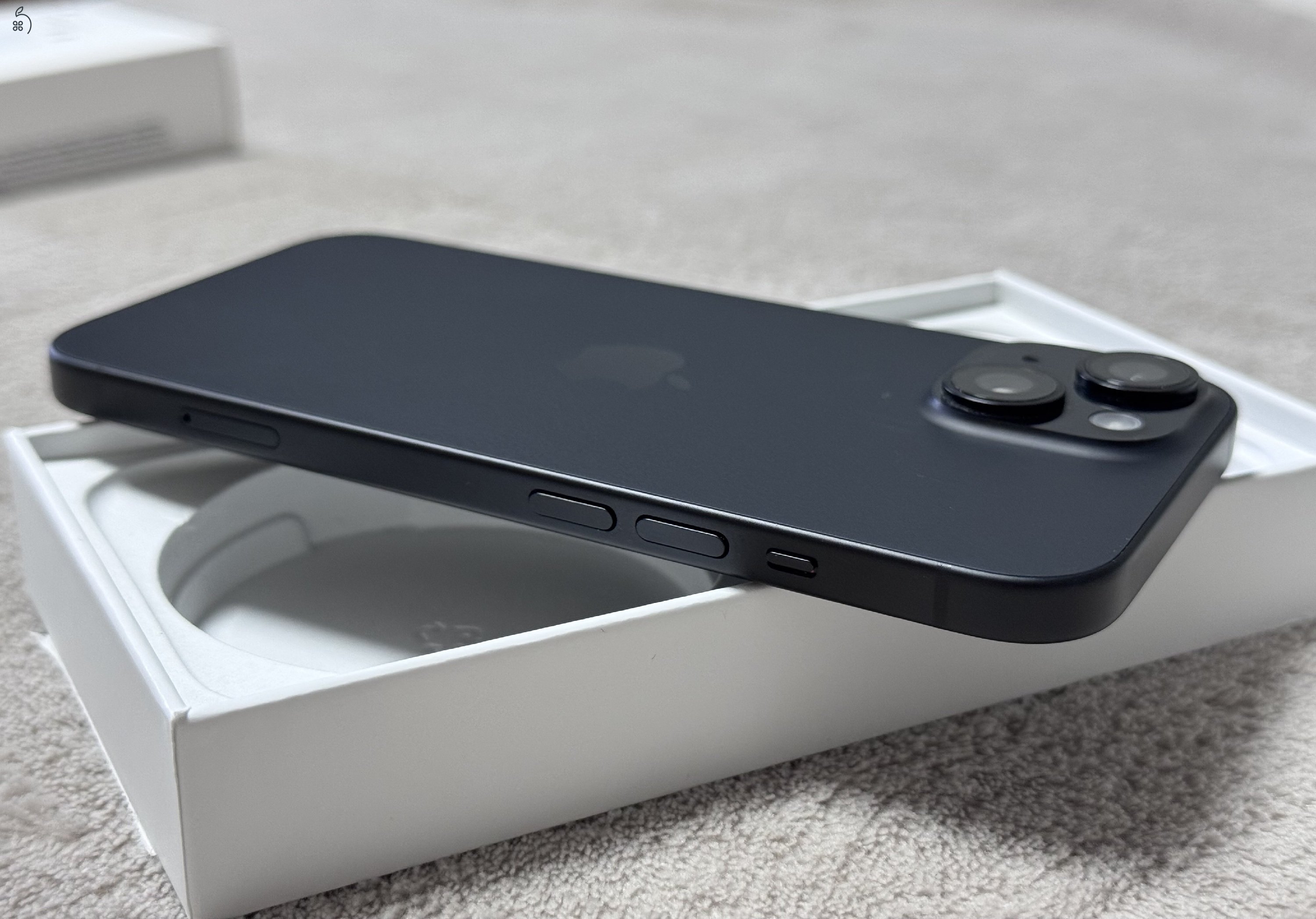 iPhone 15 128GB - AKKU 99% - Jótállás 2025.11.-hóig, kártyafüggetlen, hibátlan állapotban