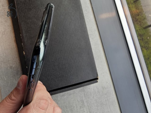 Apple iPhone 11 Pro Max 256GB tárhellyel, Midnight Green színben