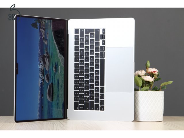 Újszerű Apple Macbook Air 15
