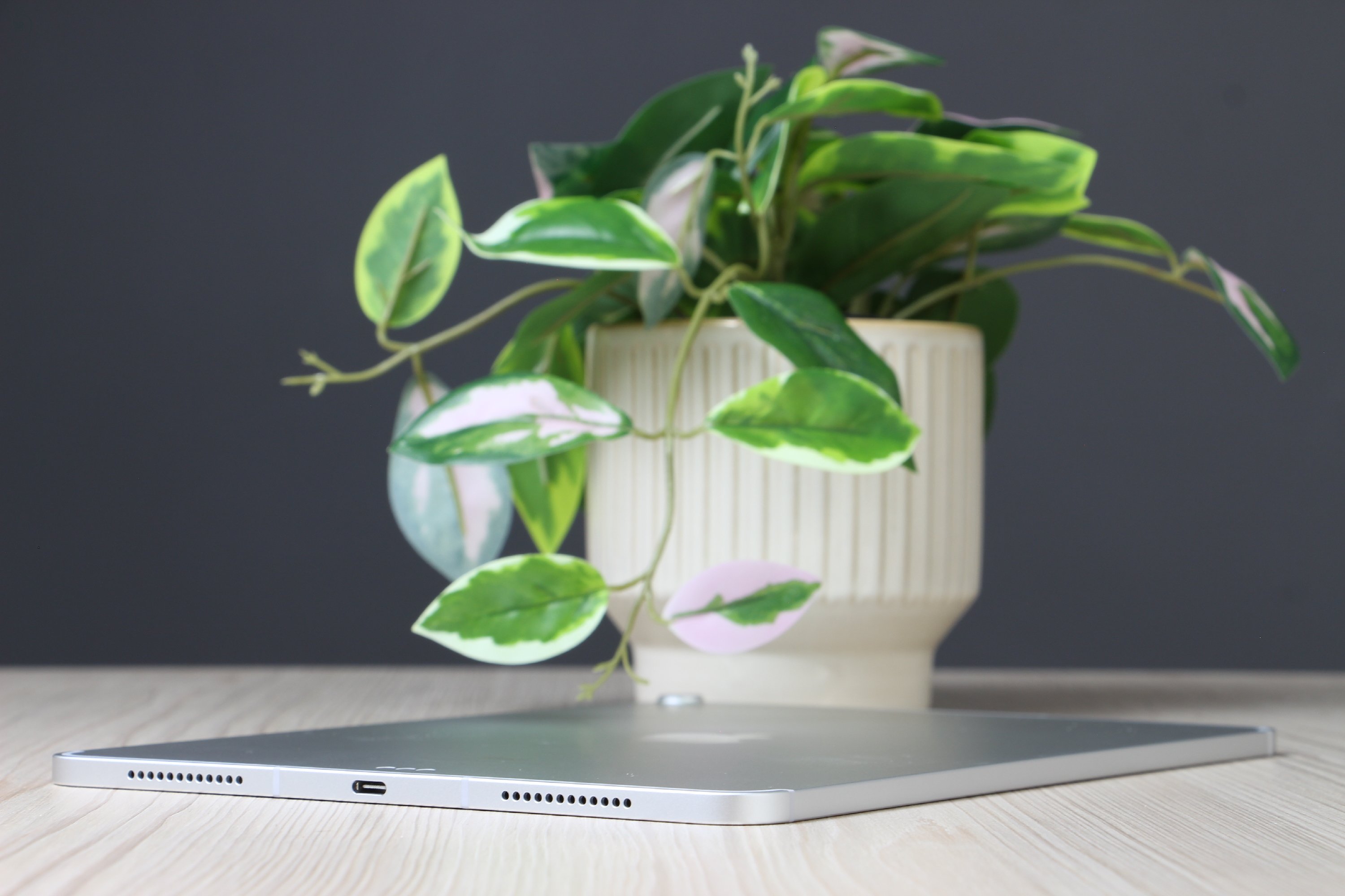 Apple iPad Air 4 64GB Cellular ezüst A US-7304