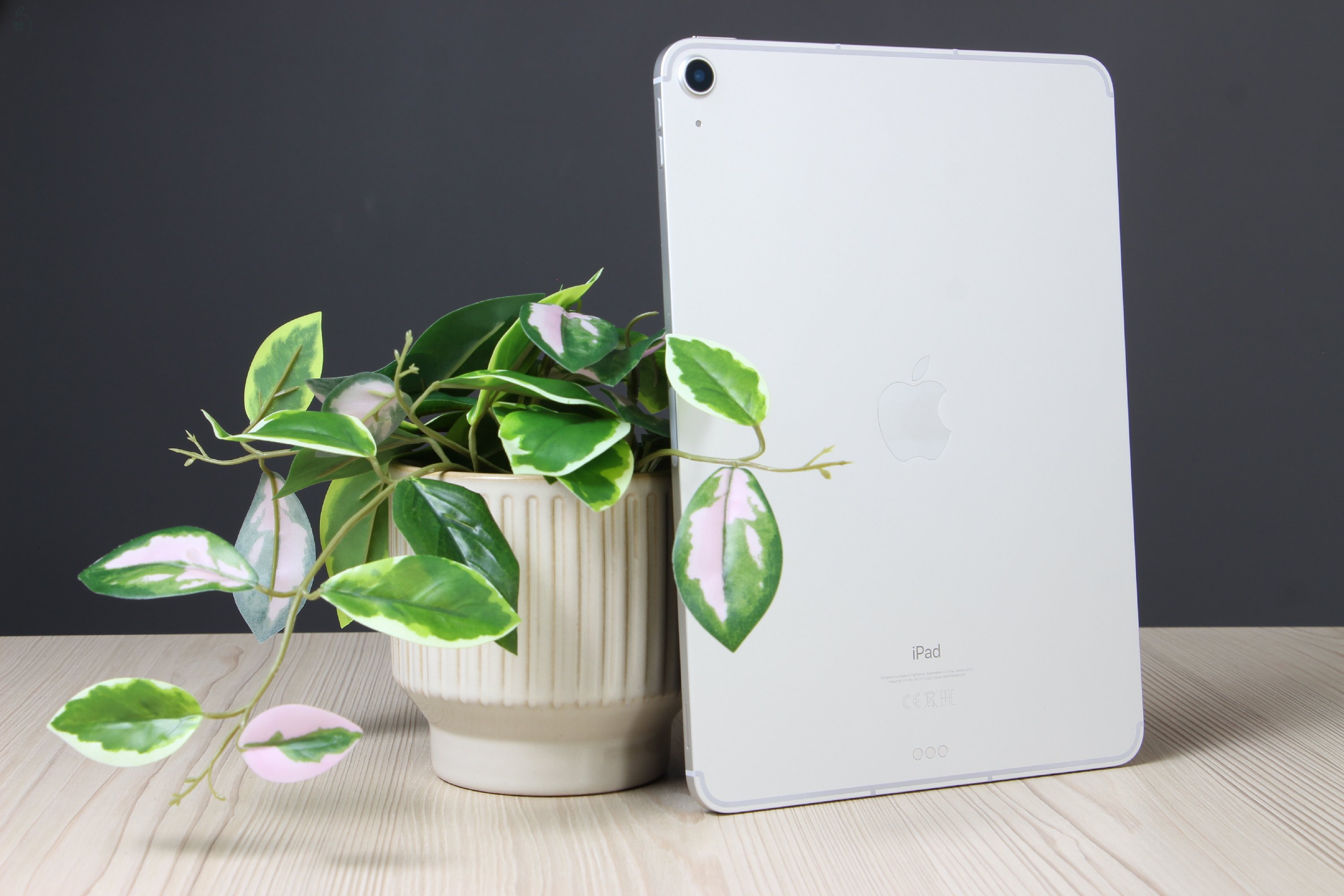 Apple iPad Air 4 64GB Cellular ezüst A US-7304