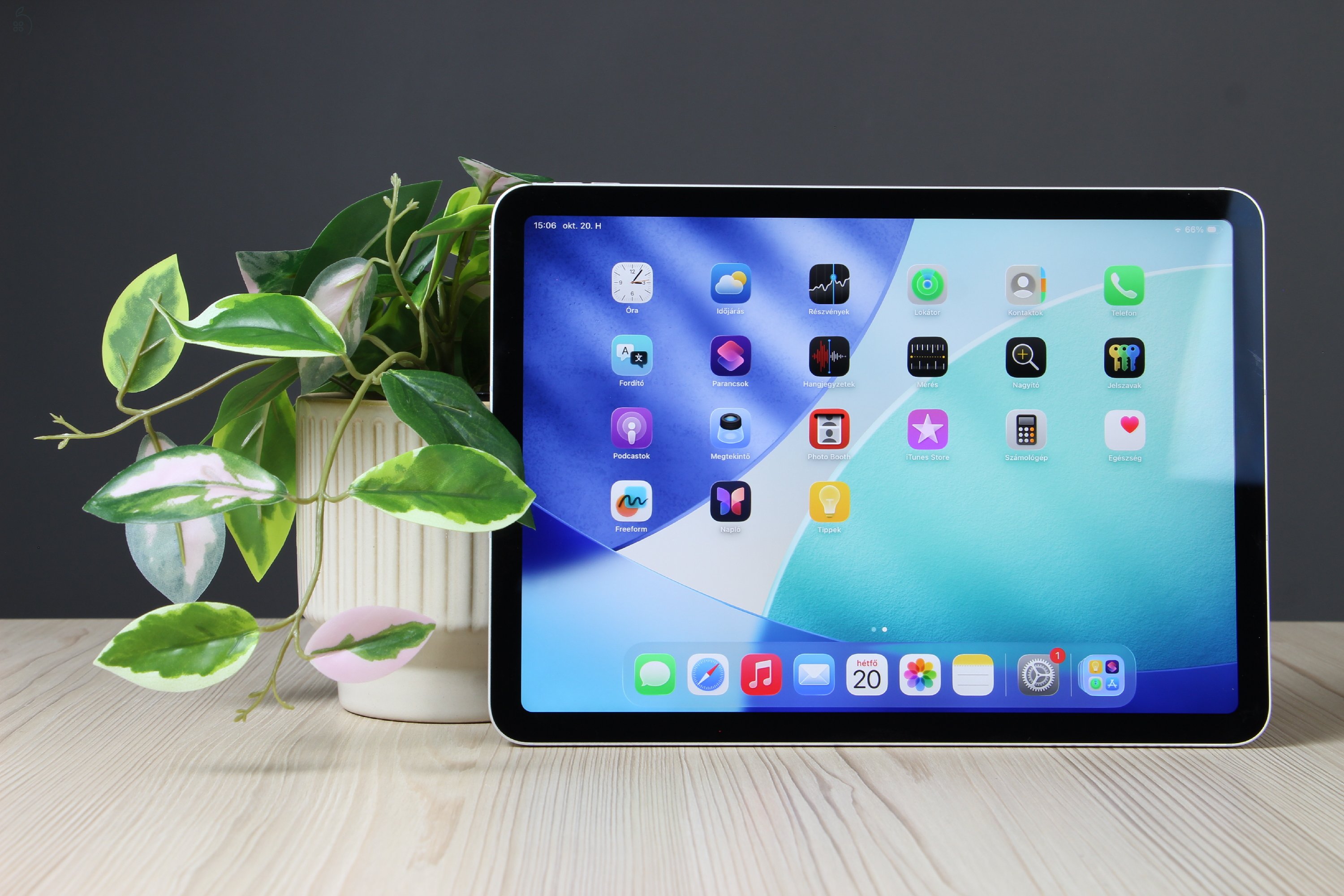 Apple iPad Air 4 64GB Cellular ezüst A US-7304