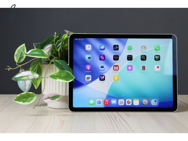 Apple iPad Air 4 64GB Cellular ezüst A US-7304