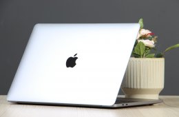 Apple MacBook Pro 13