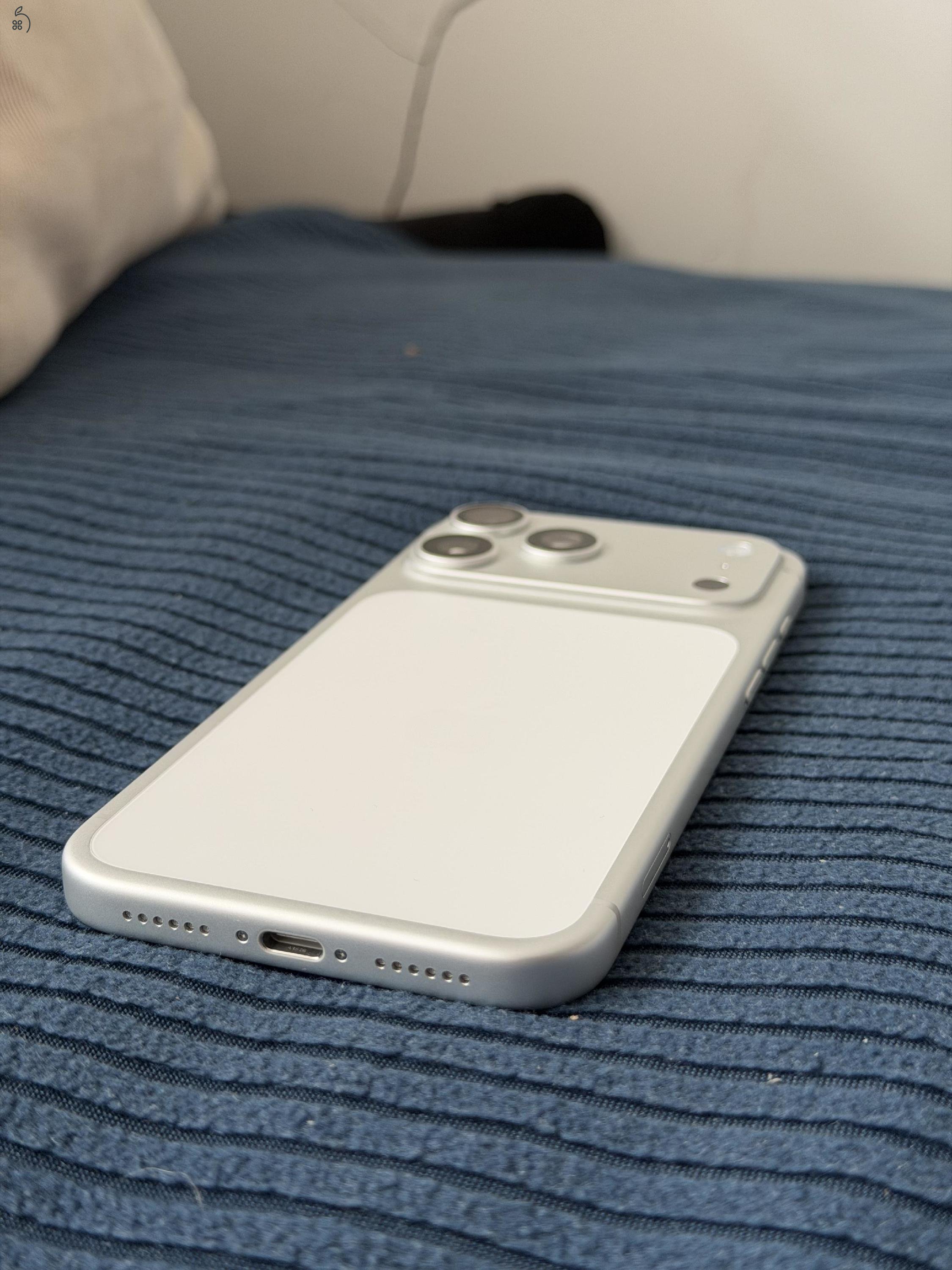 iPhone 17 Pro Max - 512 GB Silver - kártyafüggetlen - akku: 30 ciklus
