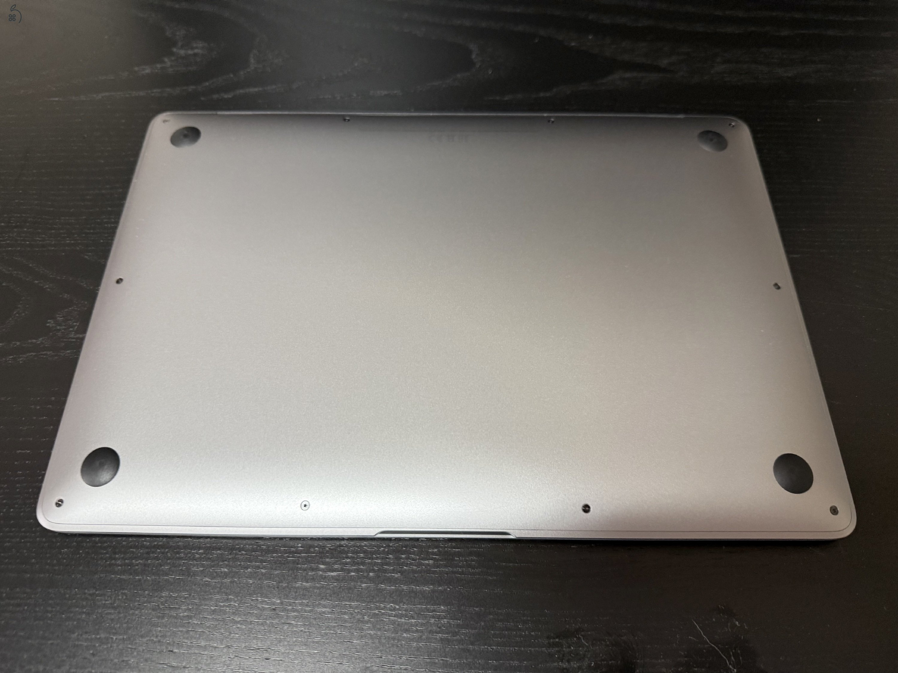 MacBook Air M1 2020 Space Grey 8GB/256GB hibátlan, sérülésmentes