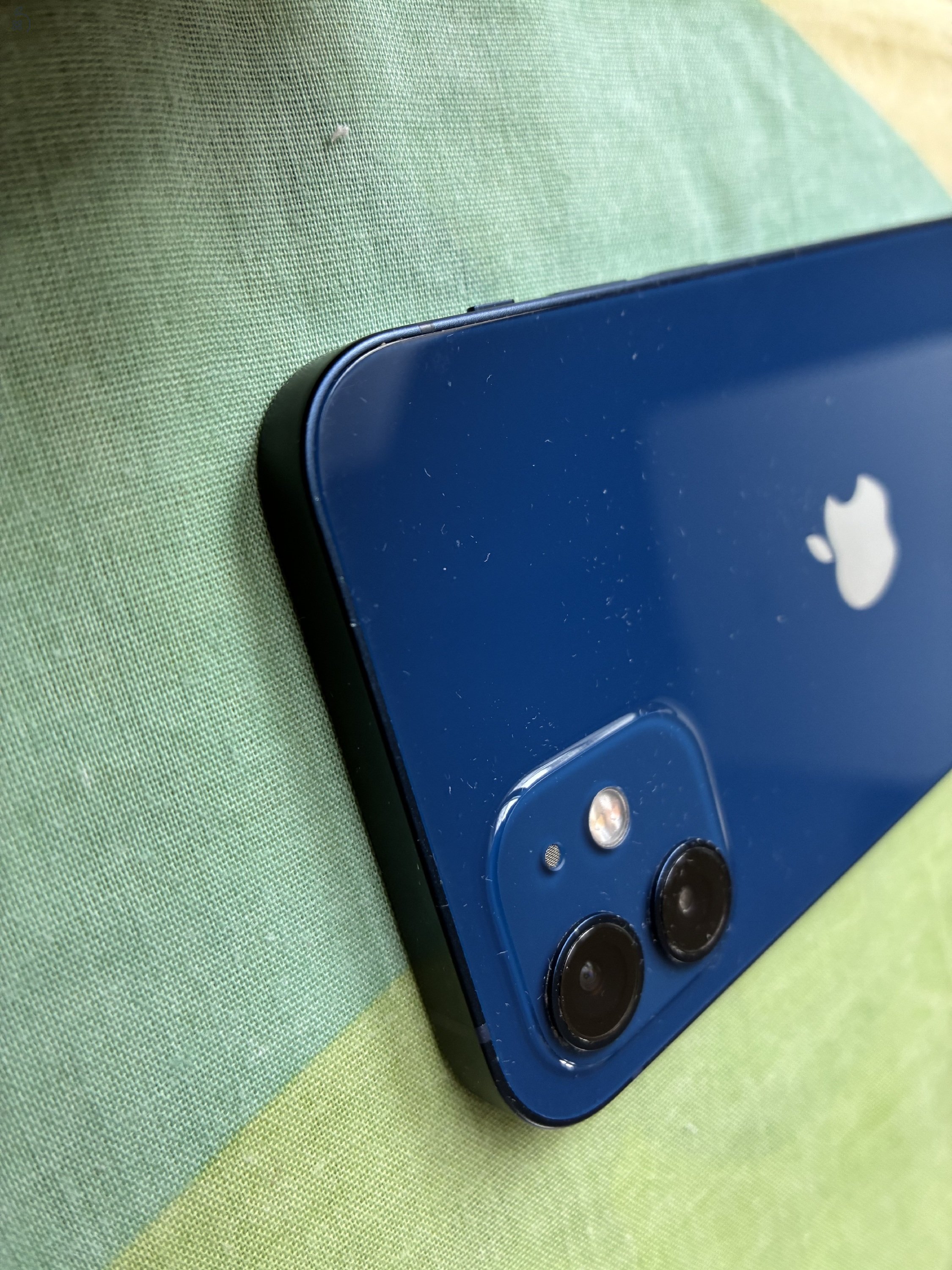 iPhone 12  --   kék  --  64 GB Sérült, szépséghibás.