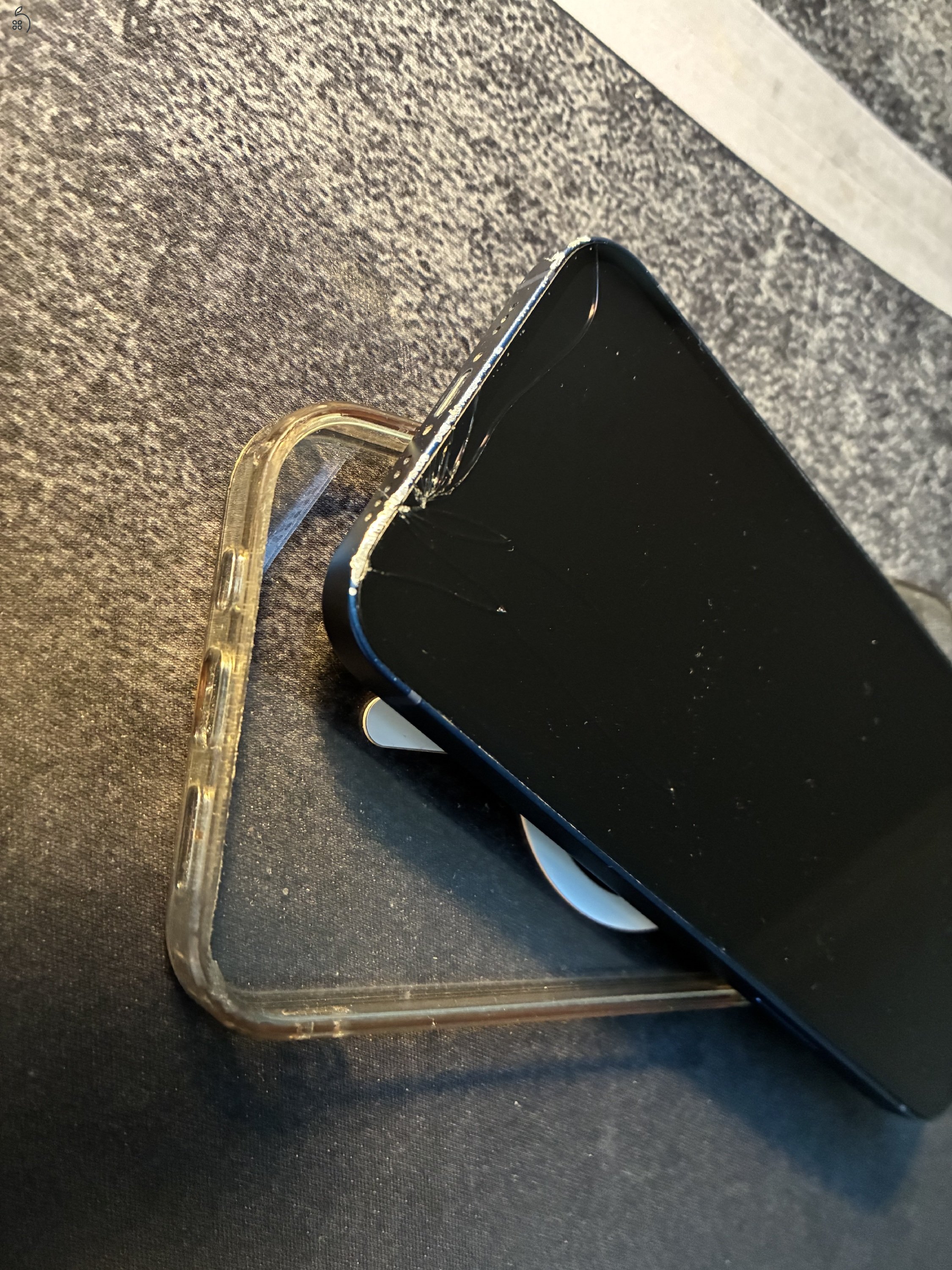 iPhone 12  --   kék  --  64 GB Sérült, szépséghibás.
