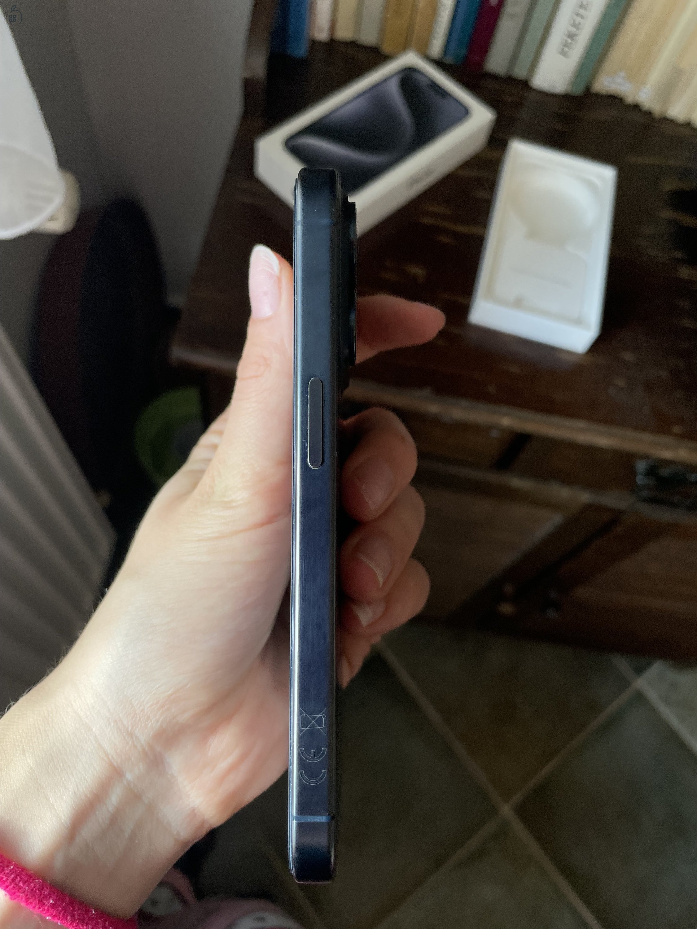 Iphone 15 pro 128 Gb 90%os akksi  Iphone 15 pro 128 Gb 90%os akksi