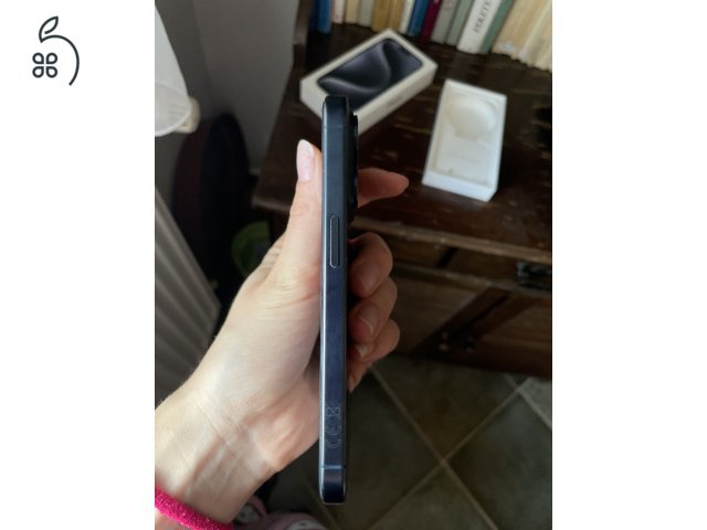 Iphone 15 pro 128 Gb 90%os akksi  Iphone 15 pro 128 Gb 90%os akksi