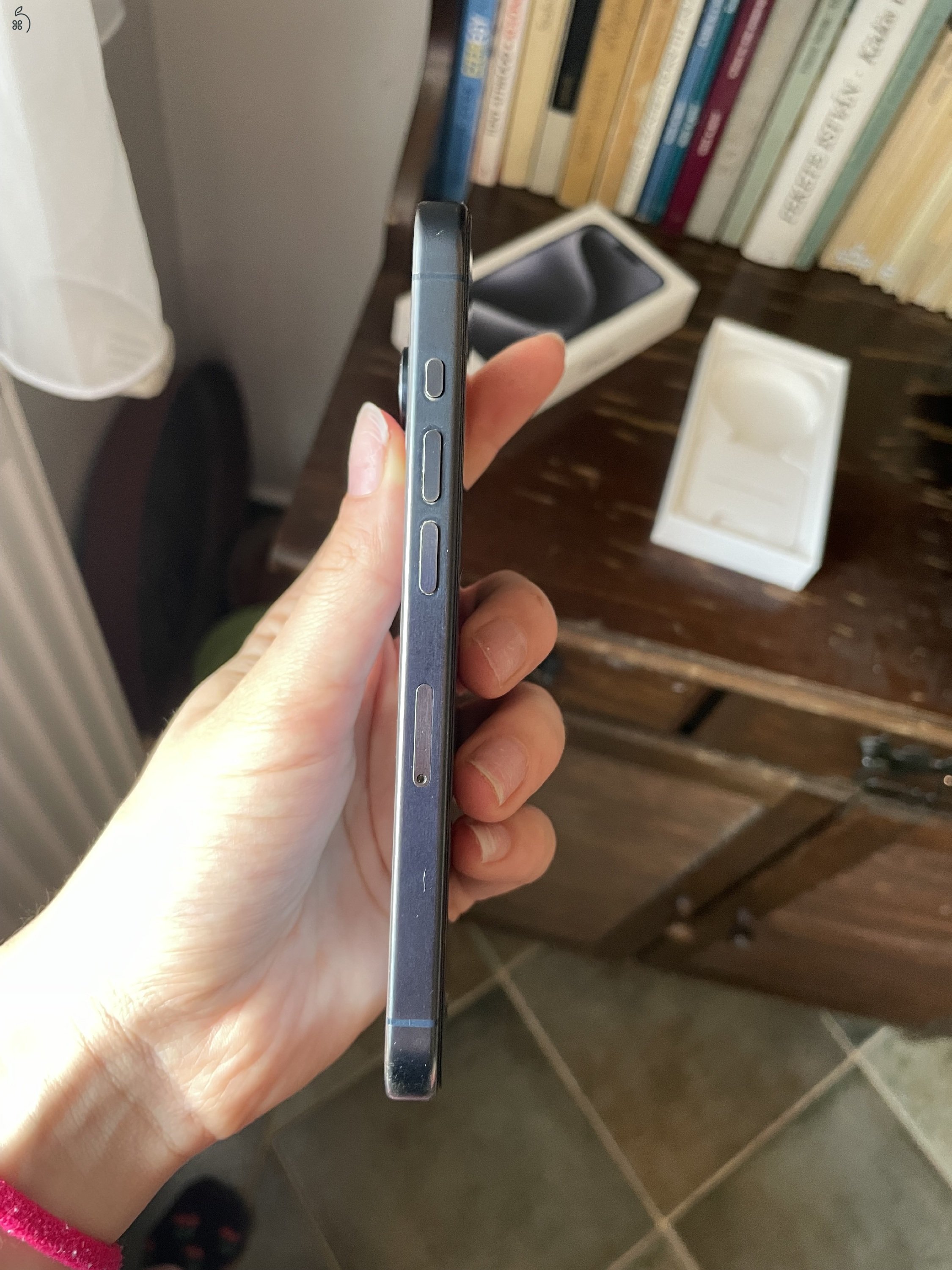 Iphone 15 pro 128 Gb 90%os akksi  Iphone 15 pro 128 Gb 90%os akksi