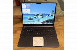 23. Apple MacBook Air 13,6