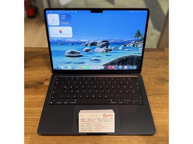 Apple MacBook Air 13,6