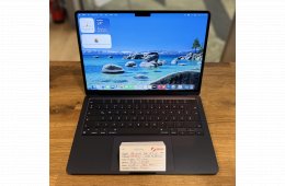 Apple MacBook Air 13,6