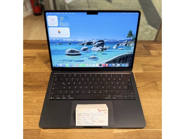 Apple MacBook Air 13,6