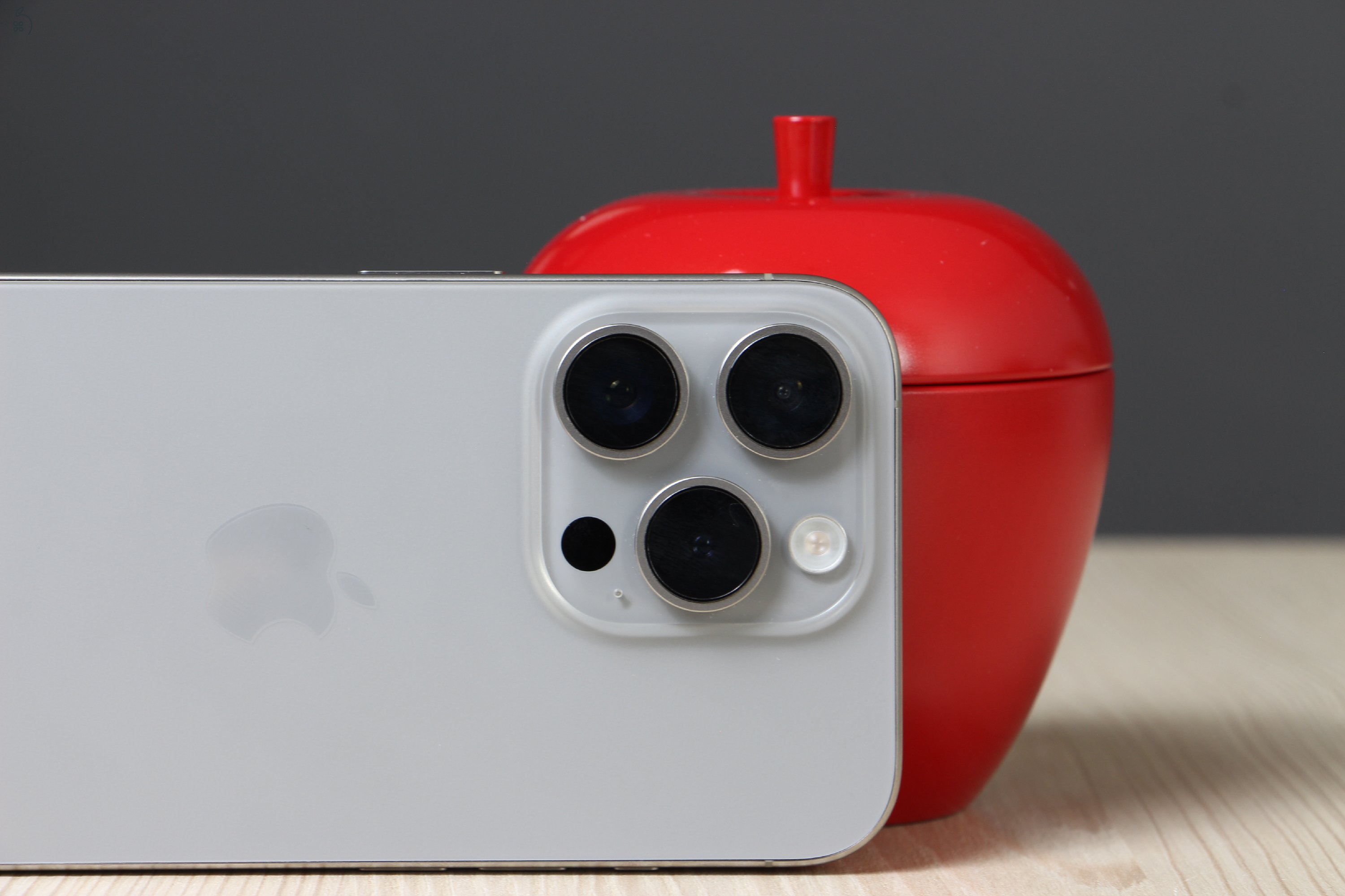 Apple iPhone 15 Pro 256GB Natural Titanium A US-7305