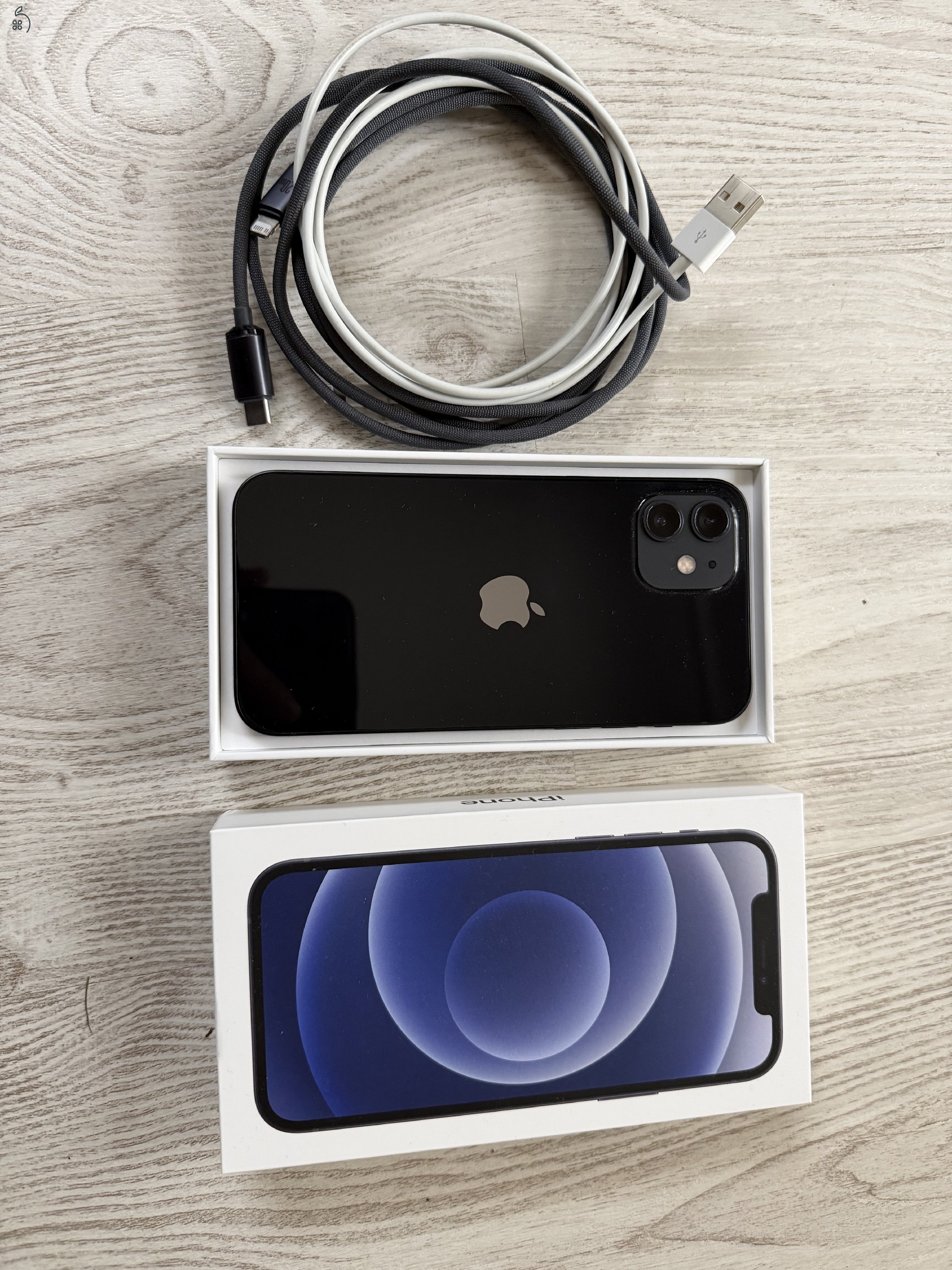 iPhone 12 128GB hibátlan karcmentes tokokkal