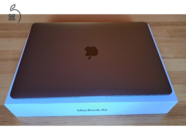Apple MacBook Air 13.3 inch Laptop - Space Gray, M1 Chip, 8GB RAM, 256GB SSD, Angol (US) billentyűzet