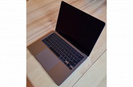 Apple MacBook Air 13.3 inch Laptop - Space Gray, M1 Chip, 8GB RAM, 256GB SSD, Angol (US) billentyűzet