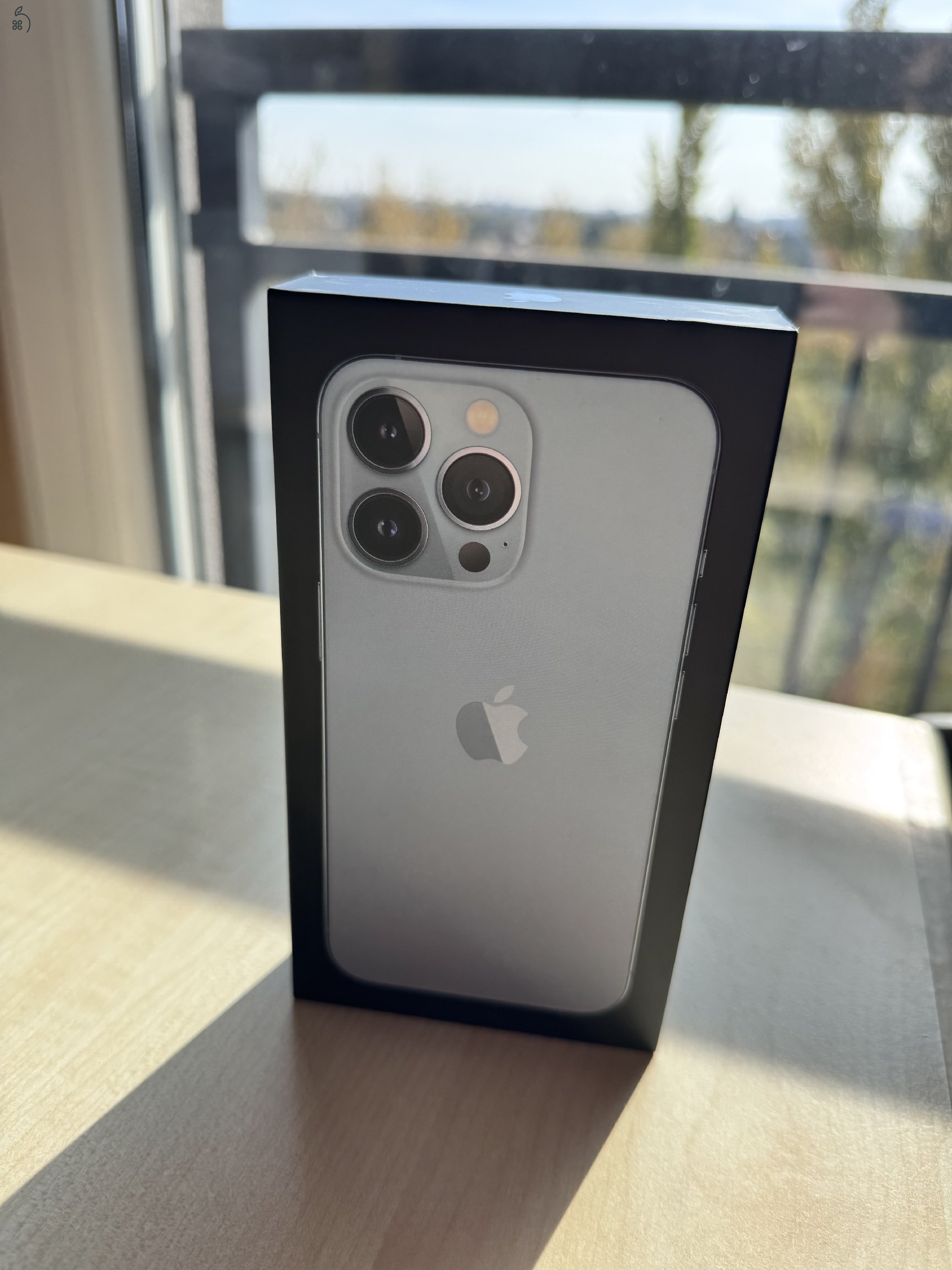 Eladó Sierra Blue iPhone 13 Pro