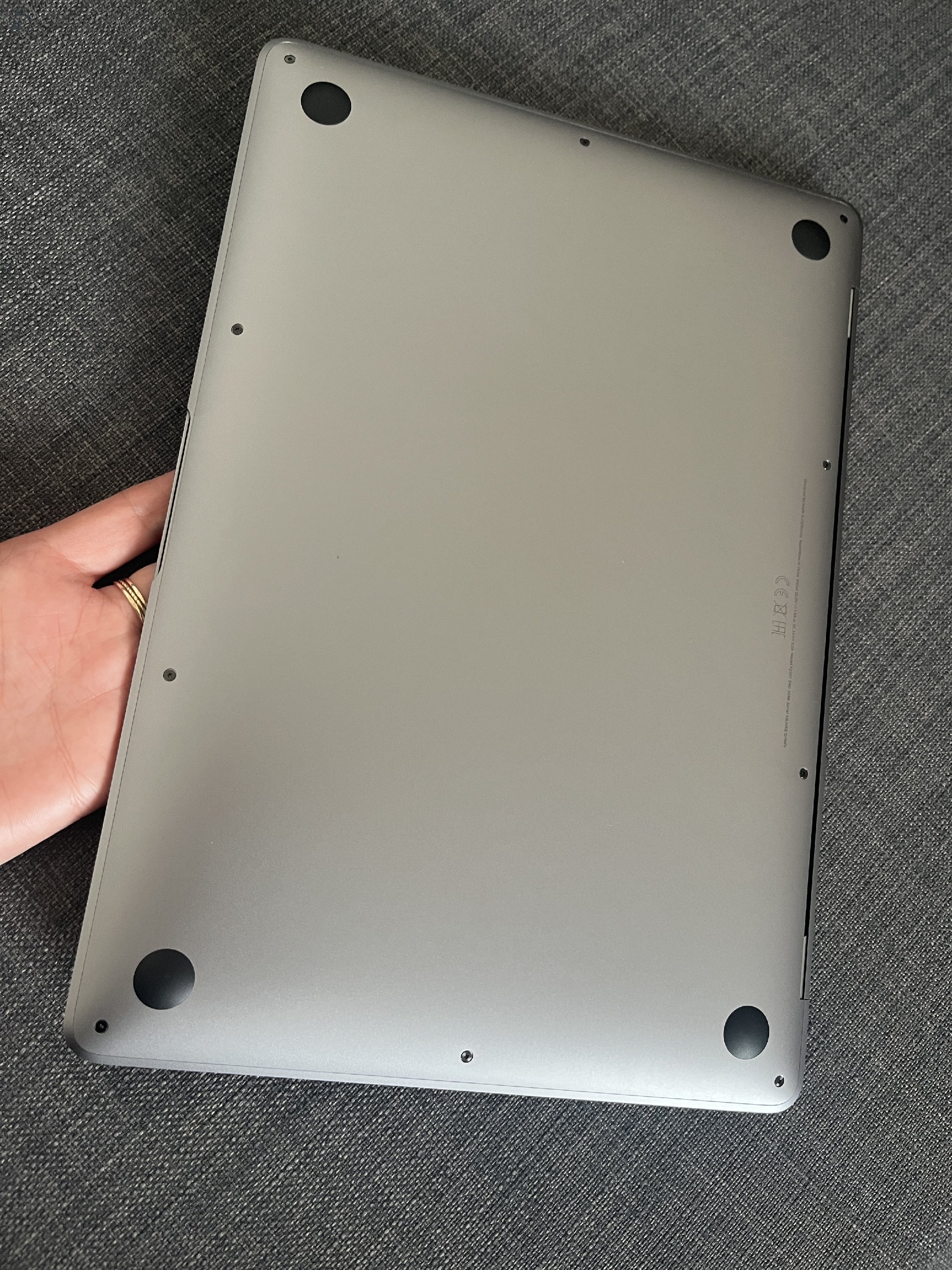 Macbook air m1 garis 