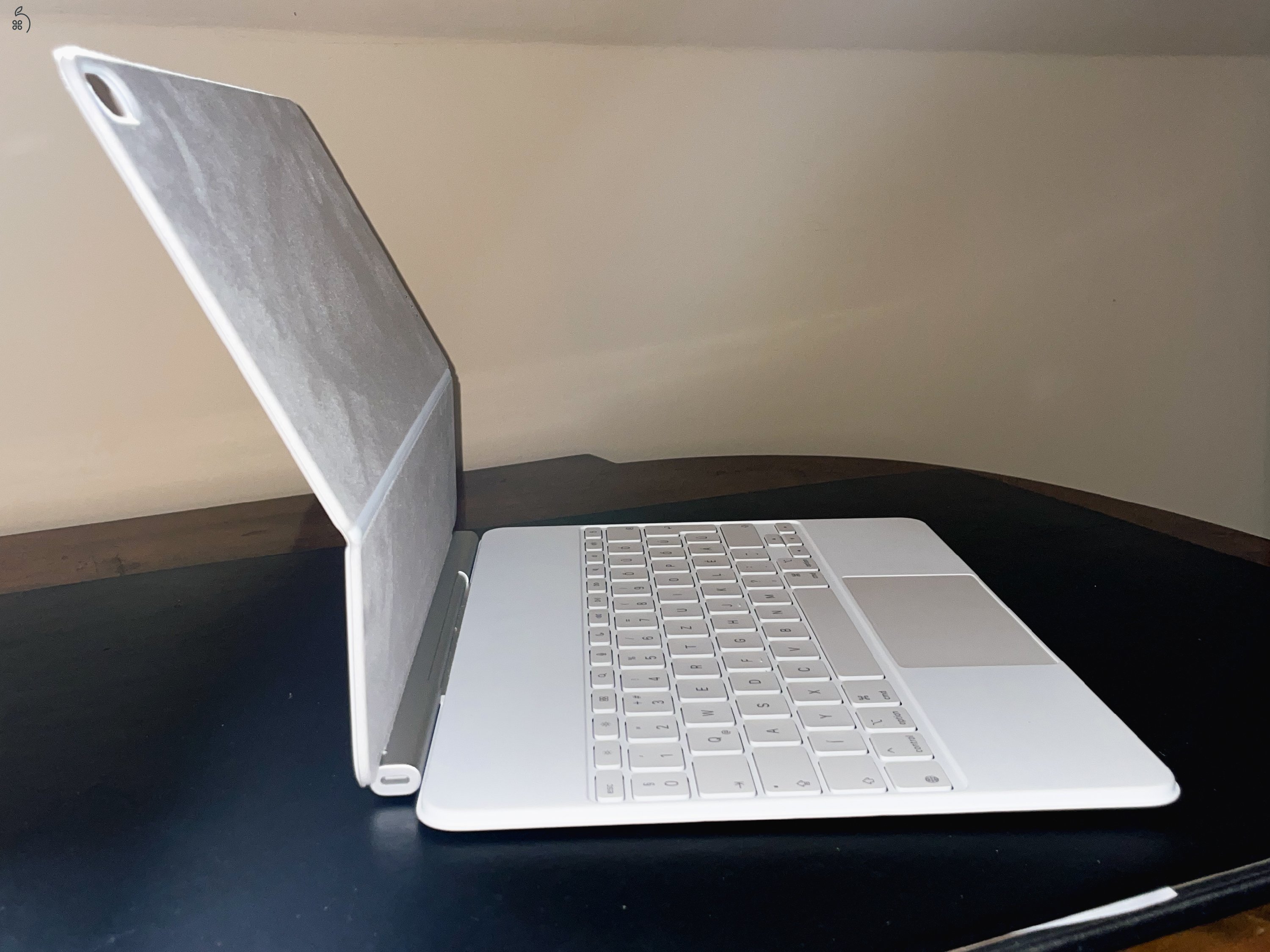 iPad Air M3 Magic Keyboard