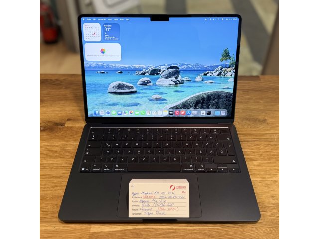 Apple MacBook Air 13,6