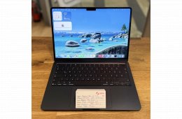 Apple MacBook Air 13,6