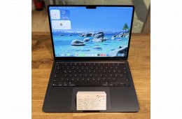 Apple MacBook Air 13,6