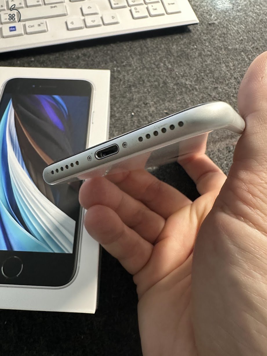 iPhone SE 2020, 64GB, karcmentes